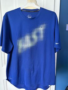 ladies nike top