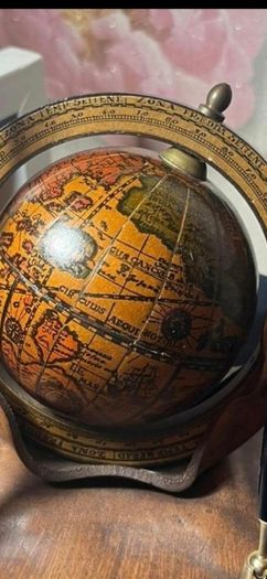 desk  pen globe