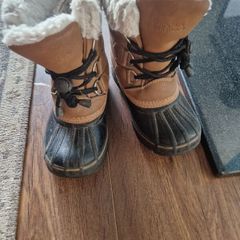 Mountain Warehouse kids boots