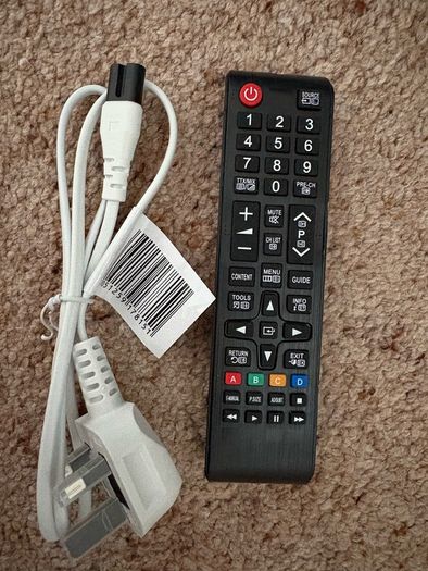 Samsung 32 inch TV with full motion wall mount bracket