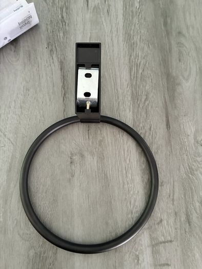 Lloyd Pascal Sparkle Towel Ring (New With Parts)