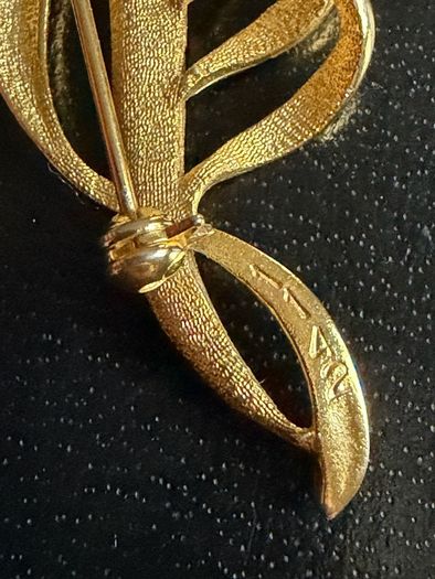brooch