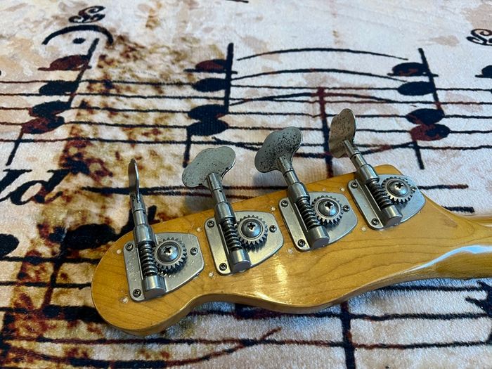 Precision Bass 1951 Replica