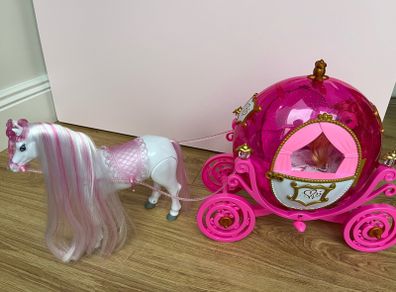 Horse Pulling Trailer Toy Set
