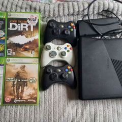 xbox 360 5 games and 3 joypads