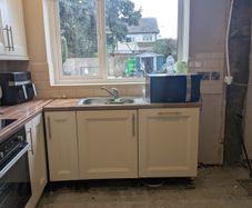 Full kitchen