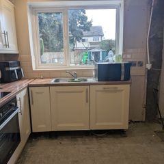 Full kitchen