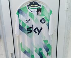 Ireland away jersey 3xl bnwt