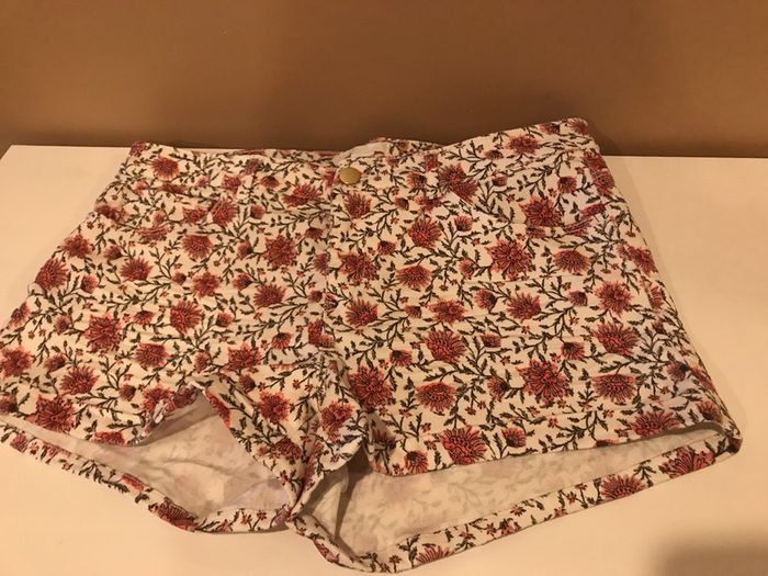 H&M floral shorts