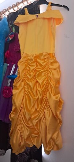kids costumes / dress up