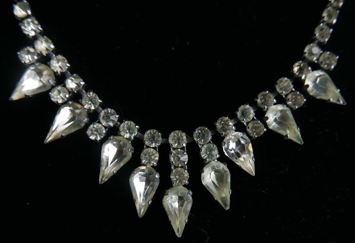 Vintage  Silver Tone Austrian Crystal Diamante Necklace Choker