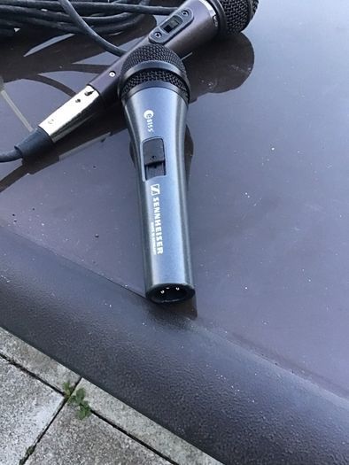 2 quality microphones