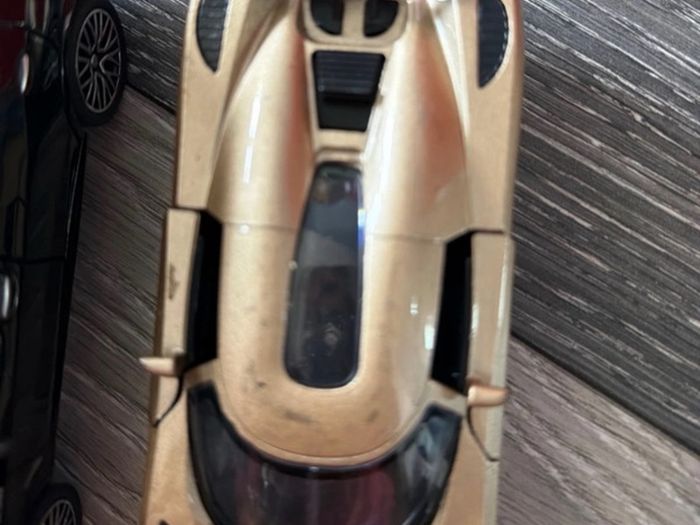 toy car