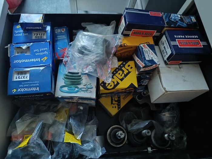 Car parts, of all kinds (clutches, pressure plates, discs, shock absorbers, etc.)