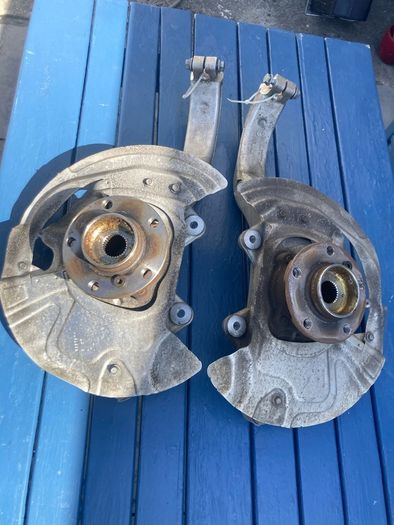 OEM BMW E70 E71 F15 F16 X5 X6 Front Spindle Hub Carrier Knuckle left and right side