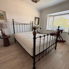 brass king size bed