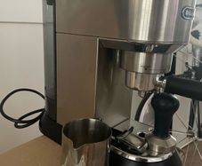 Dr Longhi Dedica coffee machine