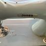 sewing machine Image 2