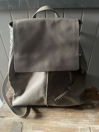 Clarks women's medium backpack leather beige grey new
