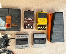 guitar effects pedals - Boss, Zoom etc