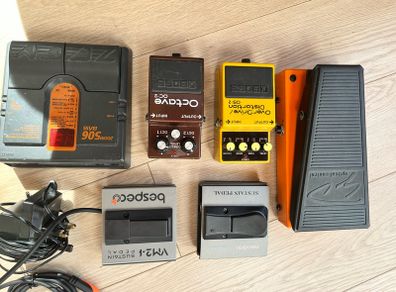 guitar effects pedals - Boss, Zoom etc