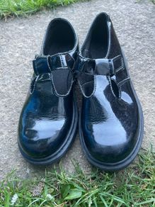 dr martens shoes size 2,5