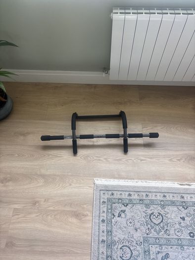 Pull Up Bar