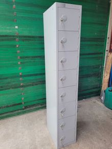 Elite 8 compartment metal locker