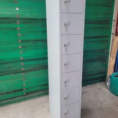 Elite 8 compartment metal locker