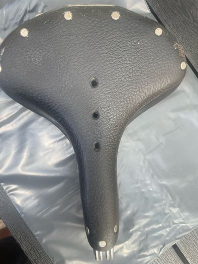 Brooks B33 men's saddle