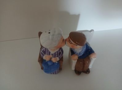 pepper and salt shaker