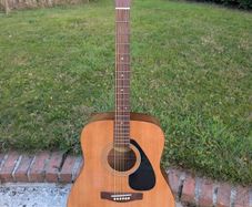 Yamaha F310 Acoustic Guitar