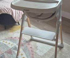 Mash high chair with newborn insert