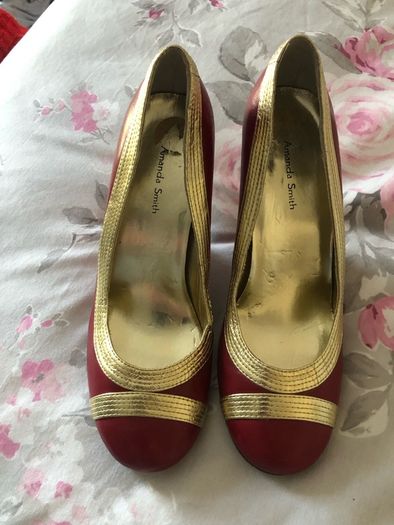 Ladies stunning Amanda smith wedges size 3