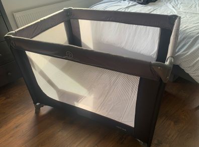 Travel Cot with carry bag
