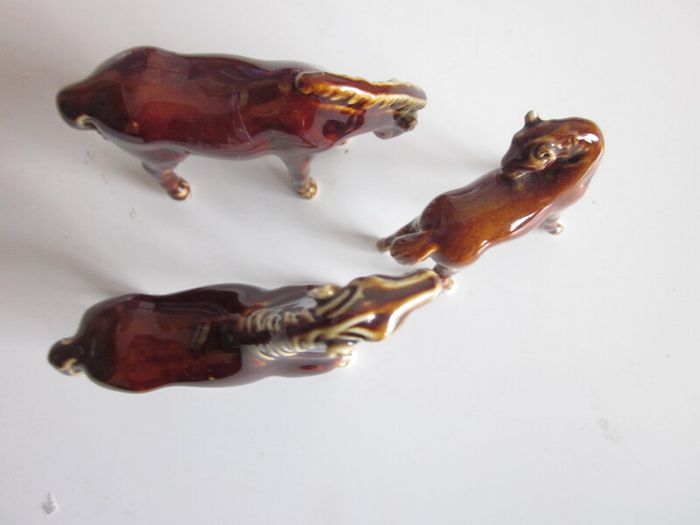 3 Vintage Small Swatow China Treacle Glazed Horses 1940