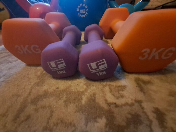 Home Gym Weights Set Kettlebells & Dumbbells 10kg, 8kg, 4kg, 3kg & 1kg