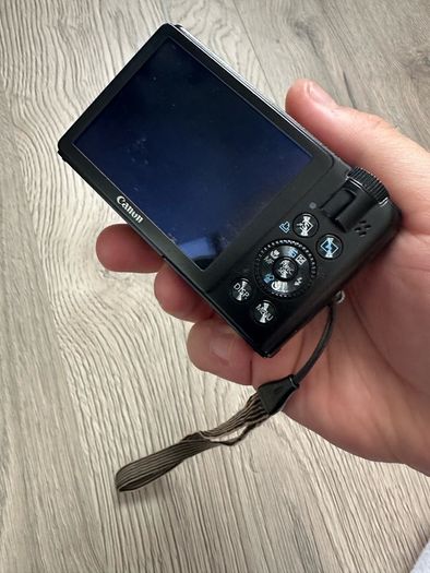 Canon S90
