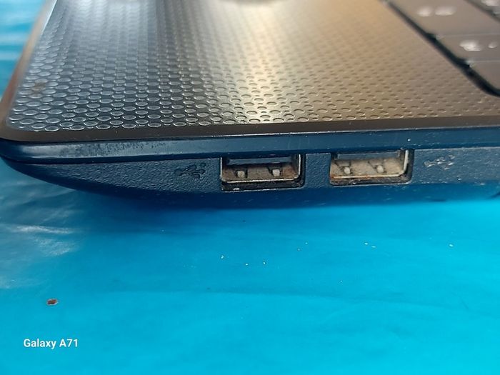 Emachines 15.6 inch Laptop, E732 Series, Model ZRDB, Intel Pentium CPU P6200, 3GB Ram, 250GB HDD, Windows 10, Microsoft Edge, Chrome