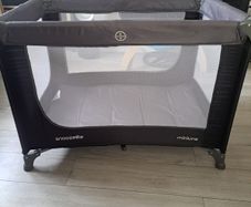 travel cot