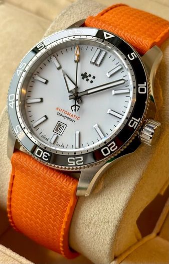 Christopher Ward C60 Trident Pro 300 42mm
