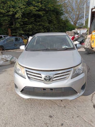 Breaking Toyota avensis 2014 diesel