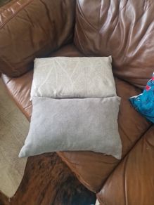 2 cushions