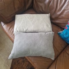2 cushions