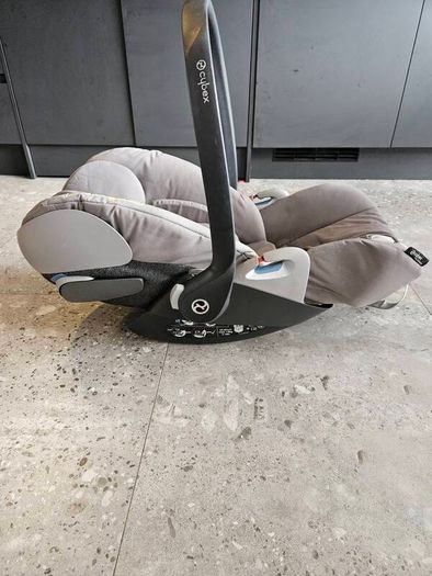 Cybex Cloud Z i-Size Infant Car Seat + Base Z - 360 Rotation - Excellent Condition