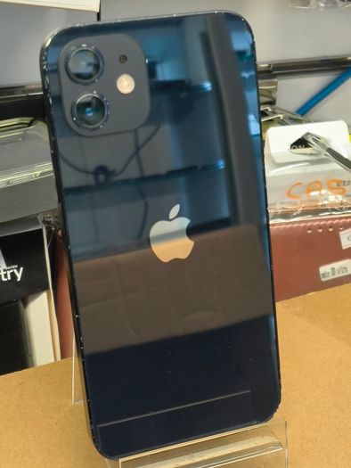 Apple iPhone 12 64GB Unlocked to All Network  Black (Back Has Small Crack)