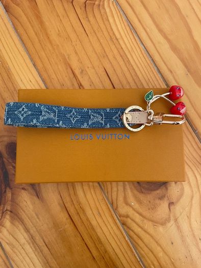 Louis Vuitton phone or keychain