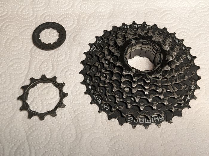Shimano Alivio CS-HG200-8 // 8-speed cassette