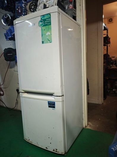 BEKO fridge / Freezer in full working order & bleached clean