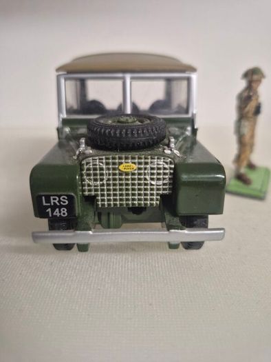 Britains deetail land rover & ww2 soldiers
